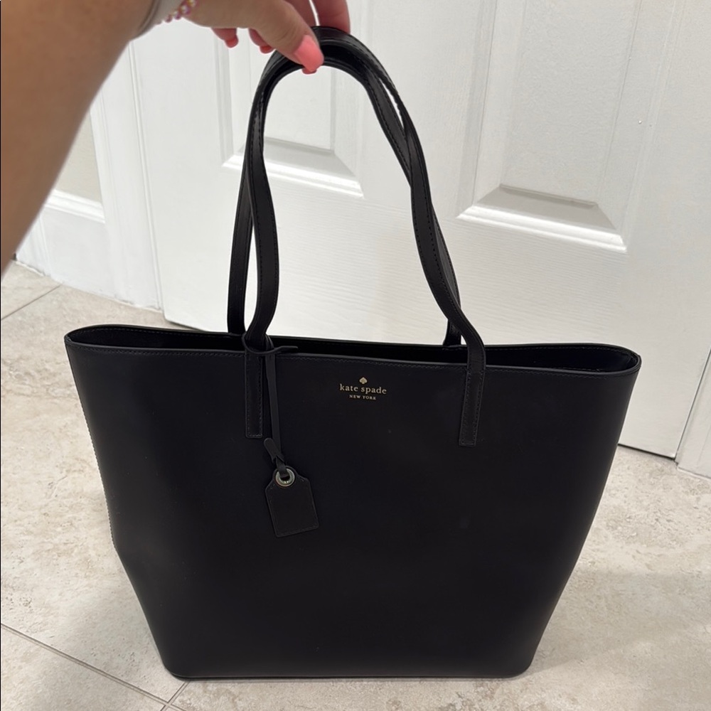 Kate Spade Black Leather Tote Sophisticated Design